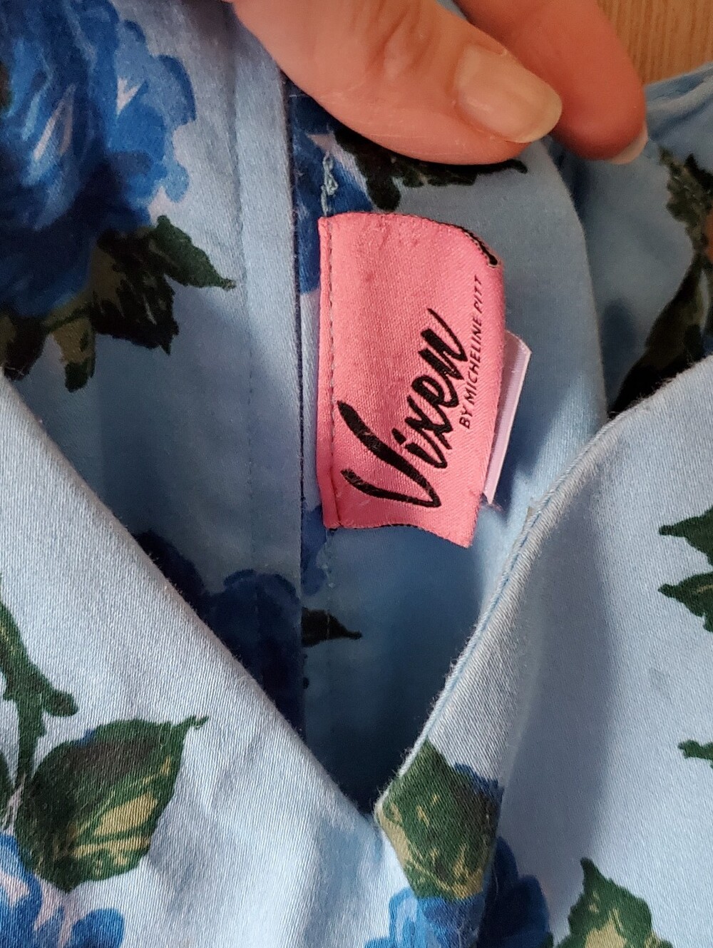 Vixen by Micheline Pitt Sweetheart Swing Dress in Blue Roses, Size 4X - Picture 4 of 12